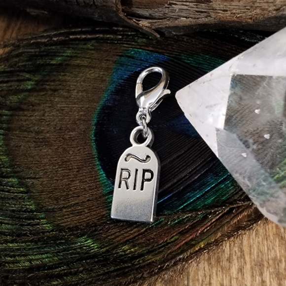 5/$25 R.I.P. Horror Charm Gravestone Occult Witchy Tombstone Grave Vampire Charm - Picture 1 of 9
